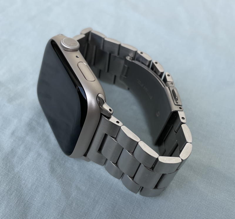 Apple Watch Series 7 スターライトアルミニウムのバンド - イエスタディズ
